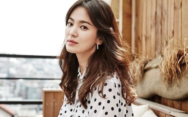 Học lỏm tuyệt chiêu trị mụn của nữ hoàng mặt mộc Song Hye Kyo -3