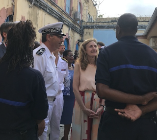 Nicole Belloubet, la ministre de la justice arrive en Martinique