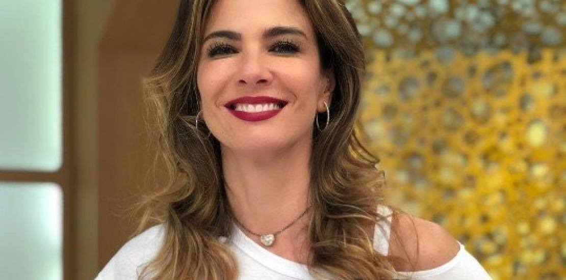 Luciana Gimenez perde marido, mas não emprego e renova contrato de meio milhão