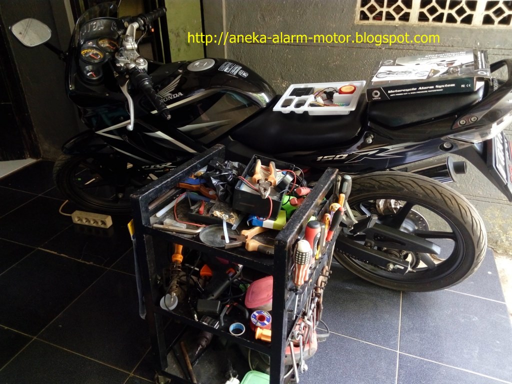 Cara pasang alarm motor CBR 150R THAILAND 2007