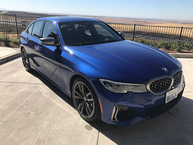 Front 3/4 view of 2020 BMW M340i