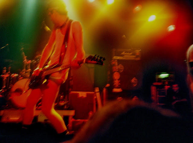 Zimbl beim Konzert in Friedrichshafen im Bahnhof "Fischbach" im September 1995.