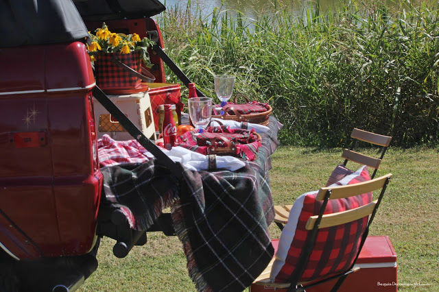 Picnic in vintage Bronco-Bargain Decorating with Laurie