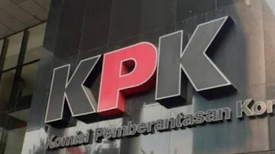 Kena OTT KPK, Bupati Probolinggo dan Suaminya Dibawa ke Jakarta