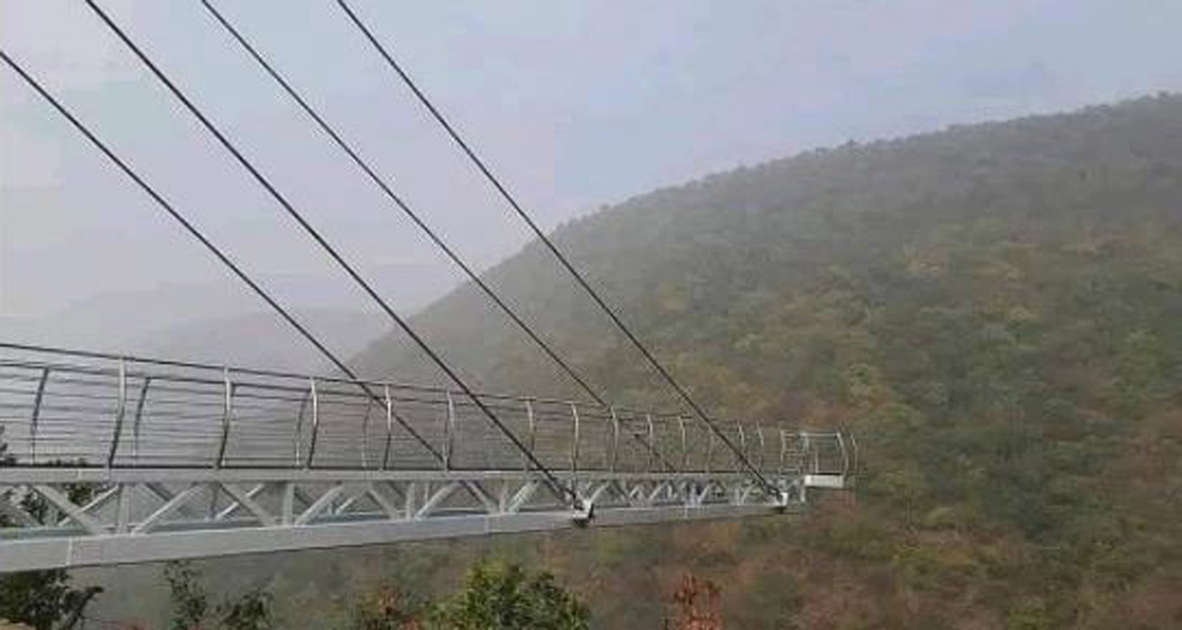 Glass skywalk bridge built in Rajgir, Bihar like China.