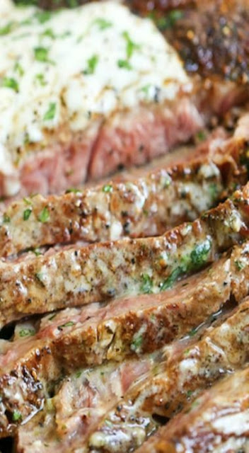 Steak with Garlic Parmesan Cream Sauce Recipes