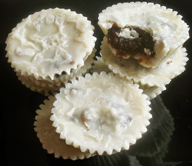 raw tahini date cups