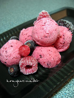 summer-berry-frozen-yogurt