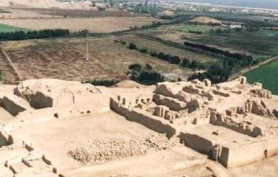 Foto de la Huaca La Centinela, arquitectura de la cultura Chincha