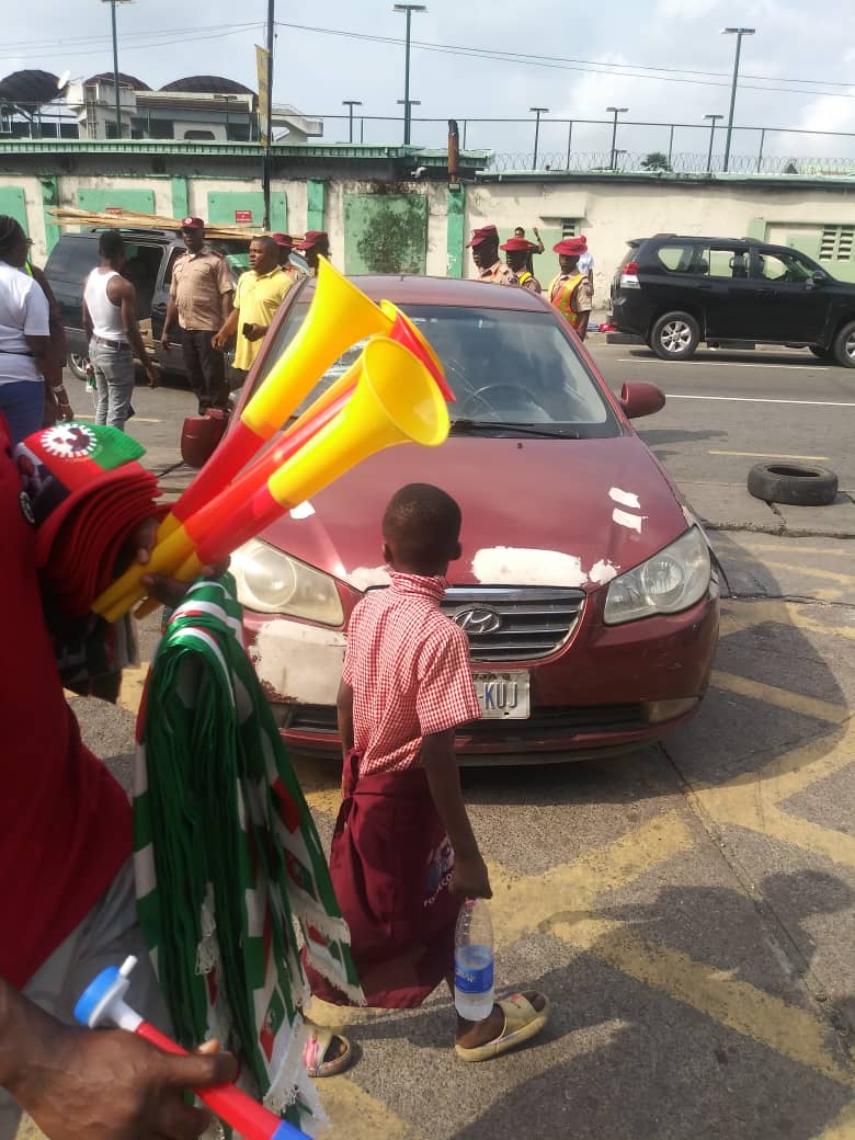 Peter Obi's supporters attacked with machetes while waiting for him at TBS Lagos - photos