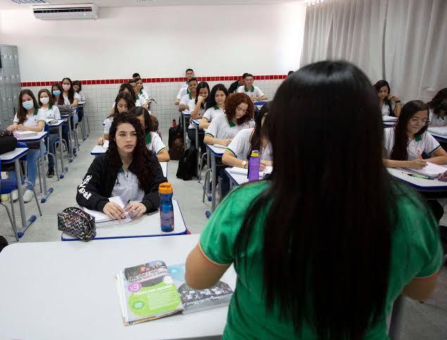 Ceará lidera em matrículas de Tempo Integral no Ensino Fundamental e é o 3º do Brasil no Ensino Médio, segundo Censo Escolar 2023.