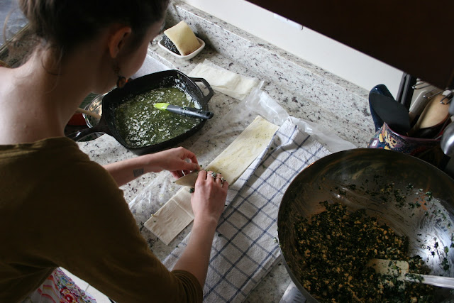 TheKitchenWitch folding Spanakopita