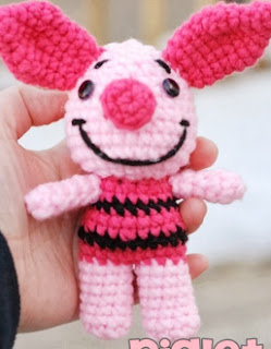 http://translate.google.es/translate?hl=es&sl=en&tl=es&u=http%3A%2F%2Fohanacraft.tumblr.com%2Fpost%2F49598319589%2Fmini-piglet-crochet-pattern