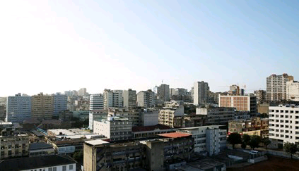 Camião derruba poste de eletricidade e condiciona energia e água em Maputo