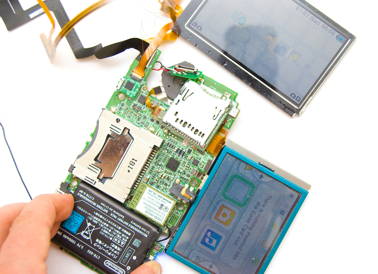 Making Electronics Let S Quickly Repair Nintendo 3ds Shuts Off With Popping Sound When Fully Opened Lcd Flat Flex Repair