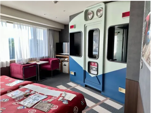 Hotel di Jepang Ini Menawarkan Sensasi Menginap di Kereta dengan Pemandangan Gunung Fuji!
