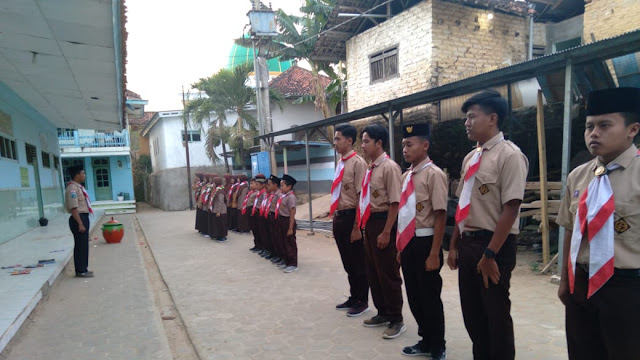 Latih Kedisiplinan Sejak Dini, Santri PP. Raudlatul Iman Desa Gadu Barat Kecamatan Ganding, Rutin Latihan Pramuka