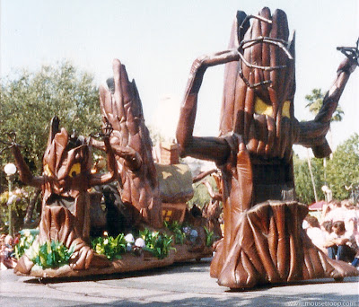 Disney Snow White Scary Evil Trees Flights Parade Disneyland