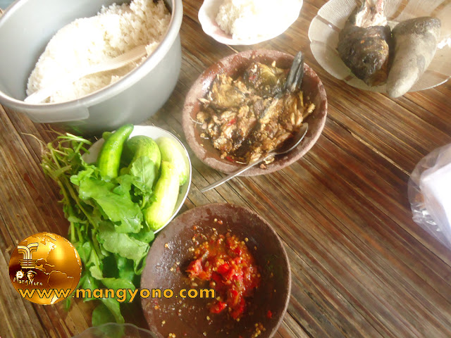 FOTO : Sambel Goang, Lalapan, Cobek Ikan mas, Nasi putih
