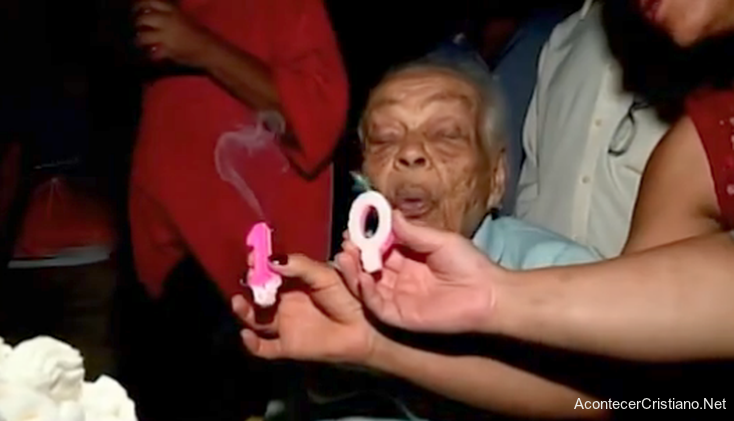 Mujer cumple 106 años