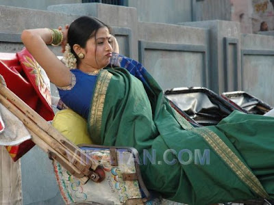 Tamil Actress in Sexy Saree