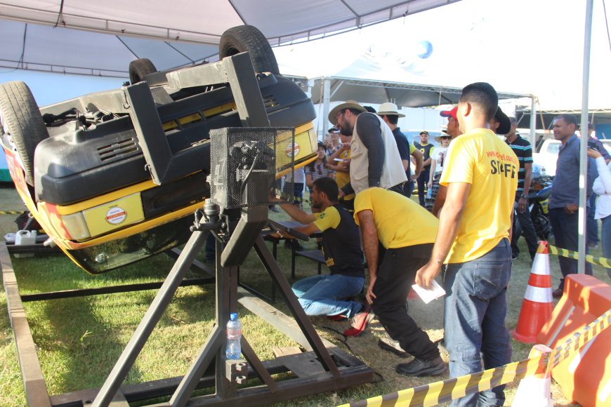Simulador de capotamento é utilizado pelo Detran na Rondônia Rural Show, para alertar sobre os cuidados no trânsito
