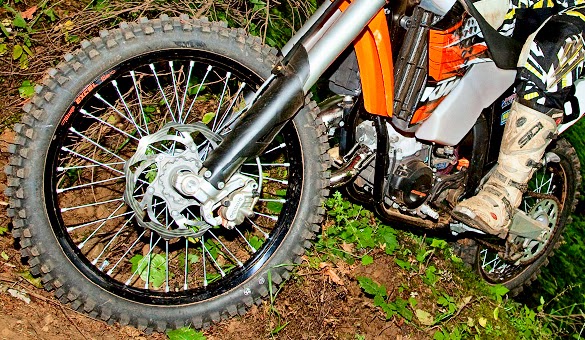 Memilih Ban Motor Trail Terbaik Untuk Medan Off Road