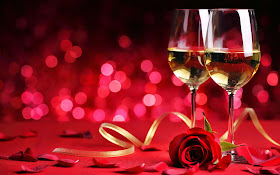 champagne-glasses-for-grand-love-party