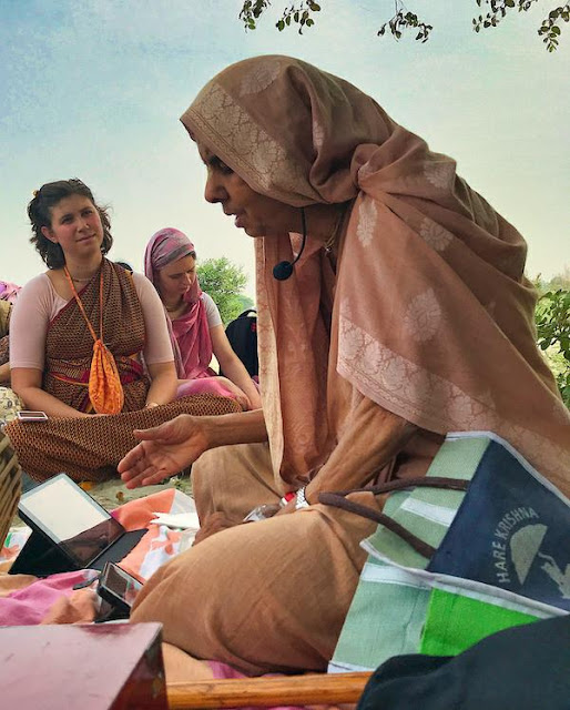 The Ecstatic Bhagavatam Class by HG Visnupriya Devi Dasi on bank of Yamuna, Vrindaan