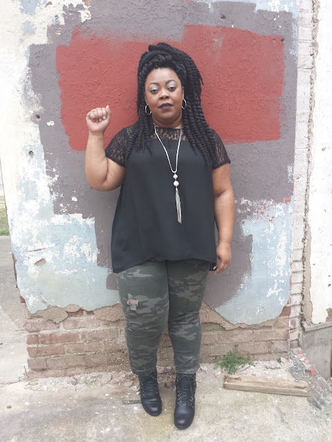 Plus size blogger with Beyonce inspired Formation attire and M.A.C. Cyber lipstick.