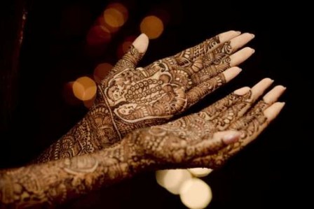 Mehndi-hand-design