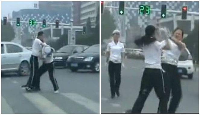 Video Dua Polisi Berkelahi Di Jalan Raya
