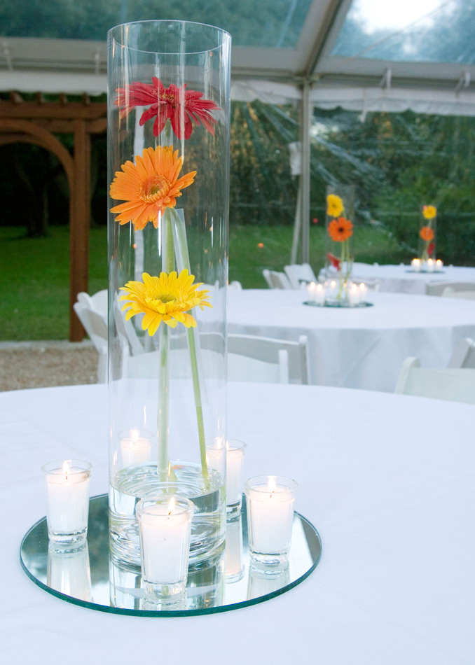 Looking for a simple and DIY centerpiece Just combine three colors of 