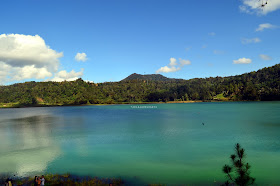 Pendar warna Danau Linow, Tomohon, Sulawesi Utara +jelajahsuwanto
