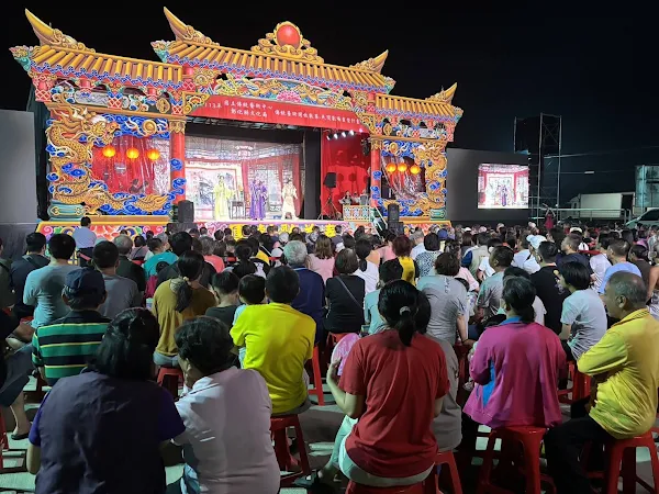 ▲今晚在北斗奠安宮停車場由「春美歌劇團」推出壓軸演出《咫尺天涯》。（彰化縣文化局提供）