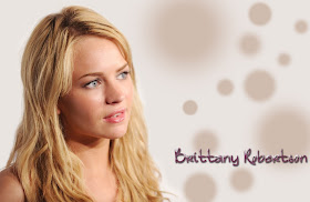 Brittany Robertson Makeup Styles