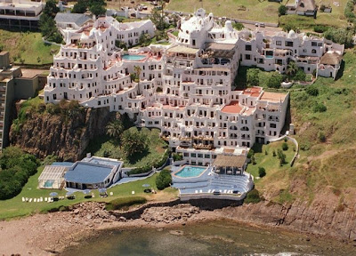 Casapueblo, do artista Carlos Villaró, em Punta Ballena - Uruguai