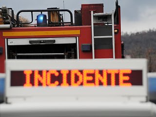 Veicolo in fiamme su A3: ripristinata viabilità