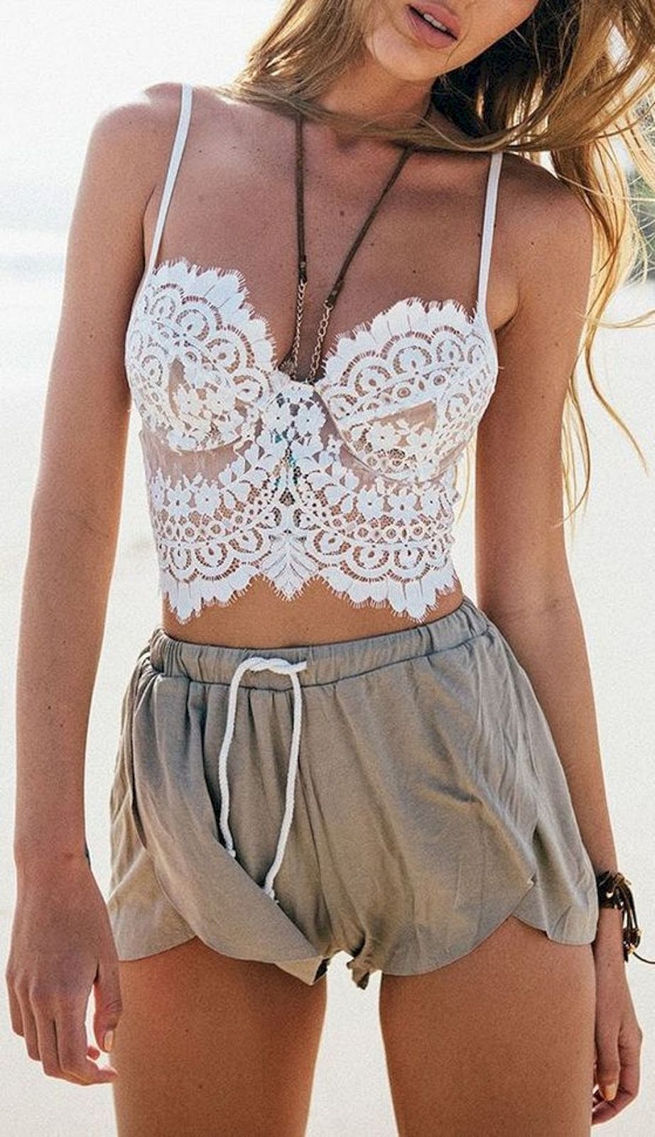 Must-Have Items for a Bohemian Chic Wardrobe