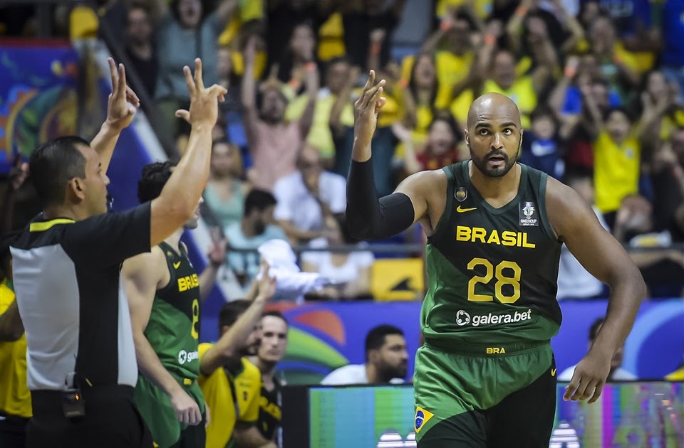 Lucas Mariano prevê jogos duros para o Brasil contra EUA e México nas  Eliminatórias da Copa, basquete