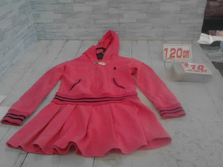 中古品　子供服　１２０㎝　ピンク　長袖ワンピース　１１０円