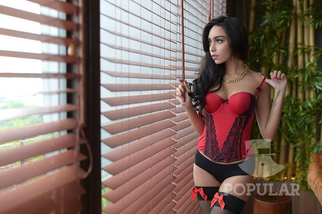 Foto Sexy Leila Zeddy di Majalah Popular