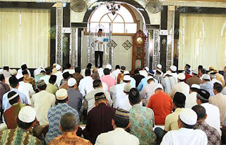 https://aang-zaeni.blogspot.com/2017/07/teks-khutbah-jumat-yang-menyentuh-hati.html