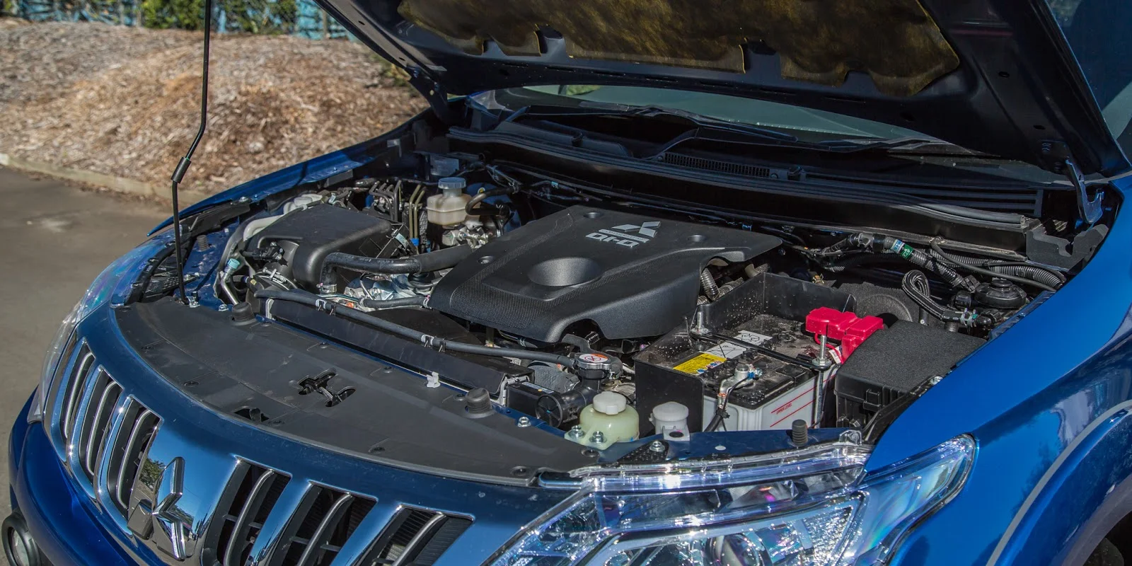 Xe sử dụng động cơ diesel V4 2,4 lít và 2,5 lít giúp tiết kiệm nhiên liệu như sức mạnh vượt trội