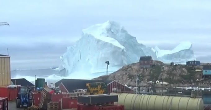 สุดระทึก ภูเขาน้ำแข็งลอยมาจ่อหมู่บ้าน Innaarsuit ใน Greenland