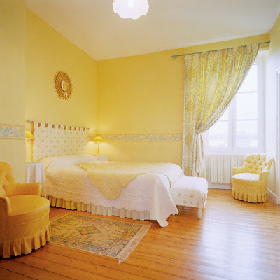 Bedroom Wall Painting on Yellow Bedroom Design Ideas With Sun Accessories