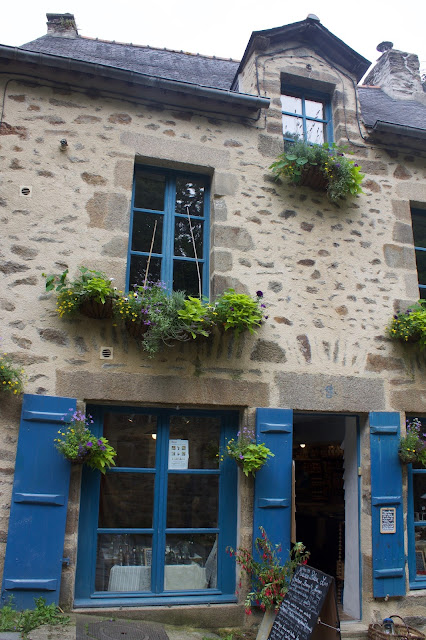 Visiting the Medieval village of Dinan France