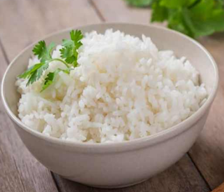 Nasi adalah salah satu bahan pangan utama masyarakat Indonesia. Nasi yang memiliki warna putih, bentuk yang kecil, dan bertekstur sangat lembut merupakan sumber karbohidrat yang sangat baik untuk Anda yang membutuhkan banyak energi. Nasi sendiri ini merupakan hasil olahan dari beras. Beras yang dimasak menghasilkan nasi yang siap untuk disantap. Nasi terdiri menjadi dua macam yaitu nasi putih dan nasi merah. Nasi putih merupakan nasi yang paling sering dikonsumsi sedangkan nasi merah sering dikonsumsi oleh masyarakat yang sedang menjani pola hidup sehat. Memakan nasi secara berlebihan juga tidak dianjurkan karena dapat menimbulkan penyakit terutama diabetes karena nasi mengandung gula yang cukup tinggi. Sebagai olahannya, nasi dapat disajikan bersama dengan lauk favorit atau dimasak menjadi nasi goreng.    Nasi sebagai makanan yang memiliki kadar karbohidrat yang tinggi dan sangat dibutuhkan untuk Anda yang memiliki banyak aktivitas di luar. Nasi memiliki kandungan gizi yang cukup banyak dan berguna untuk kesehatan. Kandungan yang ada pada nasi yaitu, karbohbidrat, vitamin D, kalsium, serat, besi, dan sodium. Mengkonsumsi sesuai dengan takaran yang dianjurkan memiliki banyak khasiat yaitu, sebagai sumber energi, bebas kolesterol, mengurangi tekanan darah tinggi, mencegah kanker, menguatkan jantung, dan mencegah terjadinya konstipasi. Anda sedang asyikk makan nasi goreng eh ternyata cuman mimpi, kira-kira apa makna nya mimpi itu ya.. Apakah sekedar ingin makan nasi goreng atau ada arti lainnya. Menjawab penasaran anda dibawah ini ada artikel tasfir mimpi tentang nasi, baik nasi goreng juga nasi-nsi yang lain yang dilengkapi angka main jitunya, cewkdidhott..