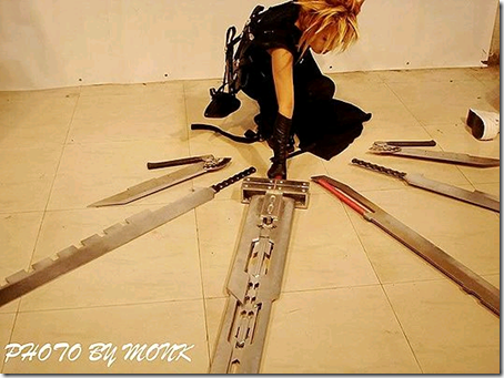 final fantasy vii 7 advent children cosplay - cloude strife