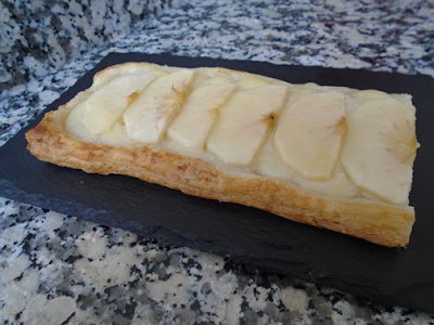 Tarta de manzana con base de hojaldre